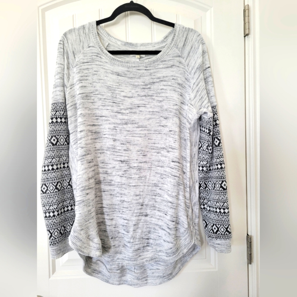 Maurices long sleeve grey sweater size Large